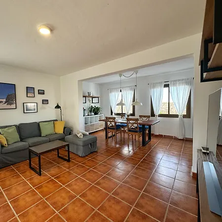 בית נופש Casa Marisa With Heated Pool & Garden