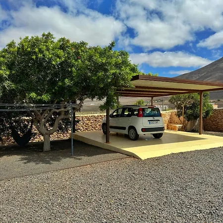 Casa Marisa With Heated Pool & Garden Holiday home Tindaya