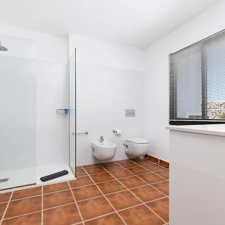 Casa Marisa With Heated Pool & Garden טינדאיה