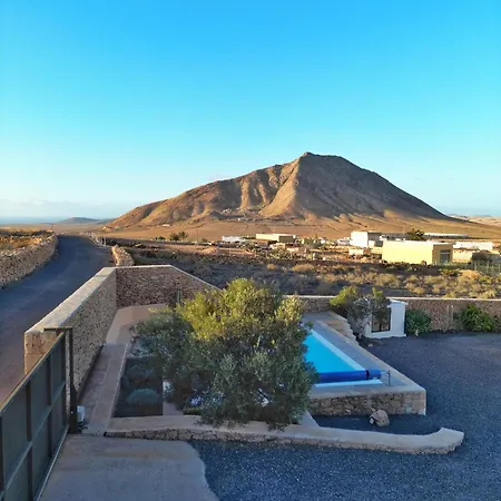 Casa Marisa With Heated Pool & Garden Holiday home Tindaya