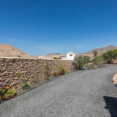 Casa Marisa With Heated Pool & Garden בית נופש