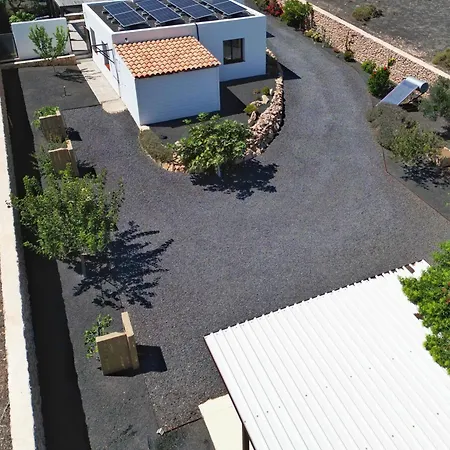 Casa Marisa With Heated Pool & Garden בית נופש